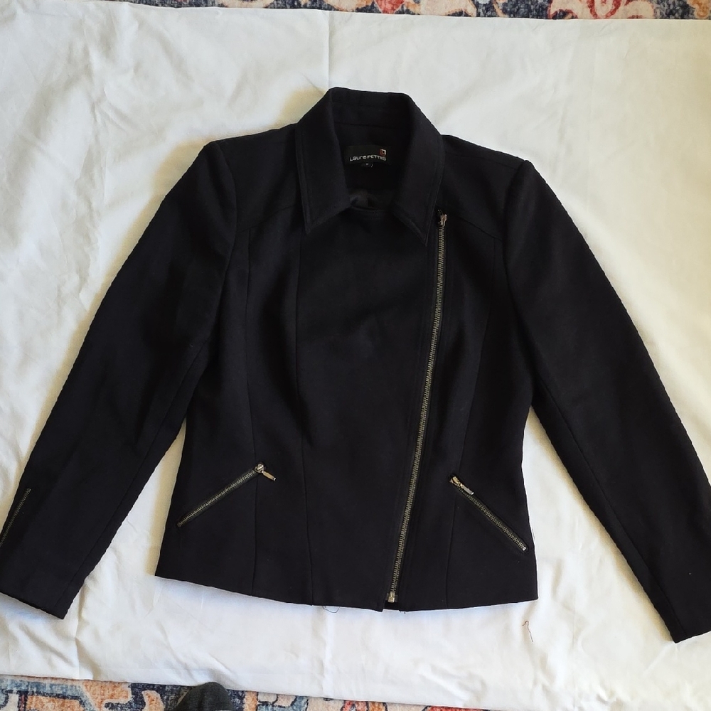 Chic Black Blazer with Zipper Accents